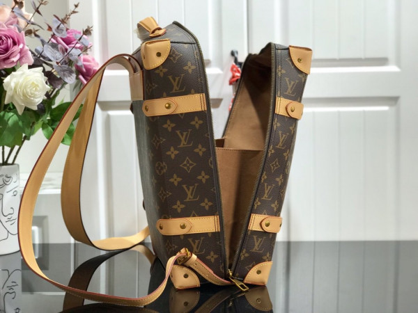 l0*is V*t0n soft trunk backpack pm