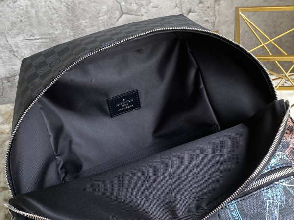 l0*is V*t0n discovery backpack