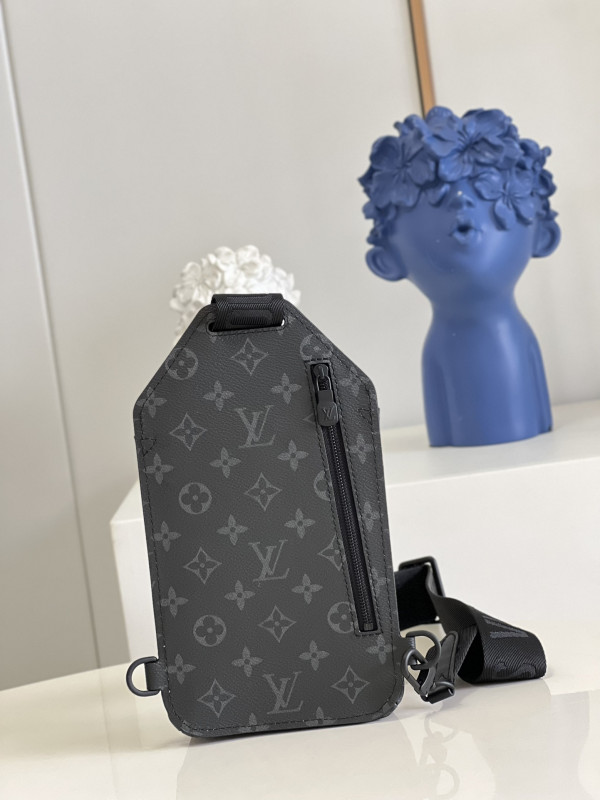 l0*is V*t0n saumur slingbag