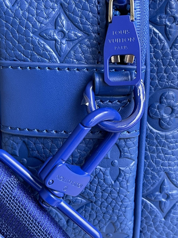 l0*is V*t0n s lock messenger