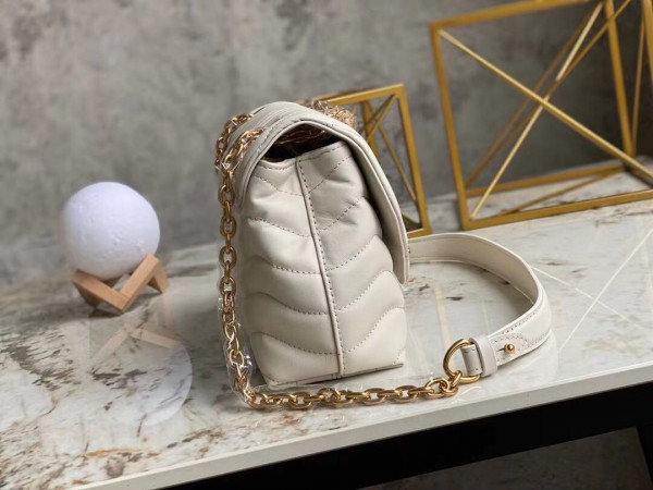 l0*is V*t0n new wave chain bag