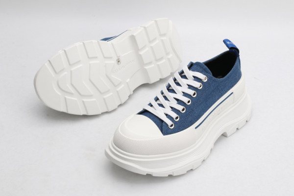ale*d*r M*Q*en tread slick lace up