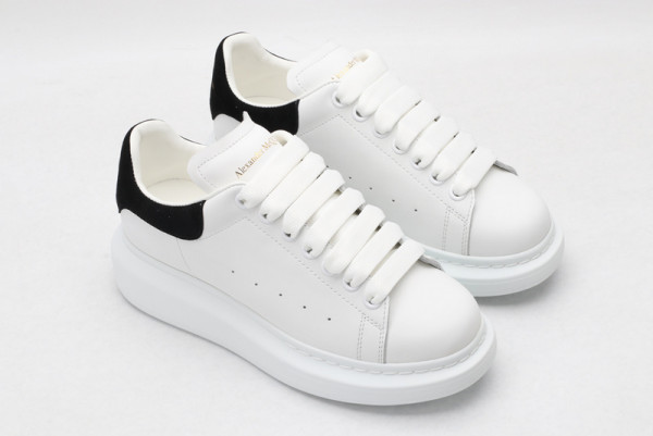 ale*d*r M*Q*en oversized sneaker