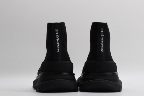 ale*d*r M*Q*en tread slick boot
