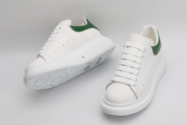 ale*d*r M*Q*en oversized sneaker
