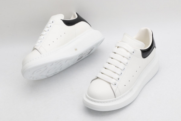 ale*d*r M*Q*en oversized sneaker