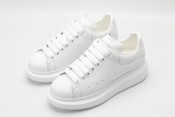 ale*d*r M*Q*en oversized sneaker