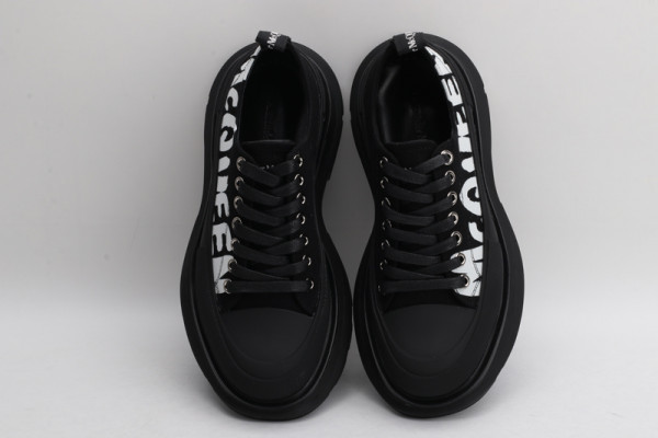 ale*d*r M*Q*en tread slick lace up
