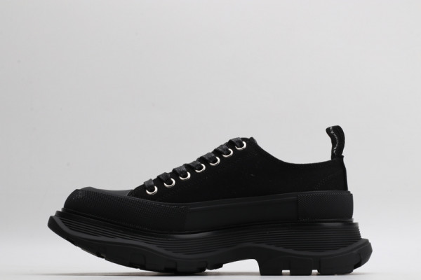 ale*d*r M*Q*en tread slick lace up