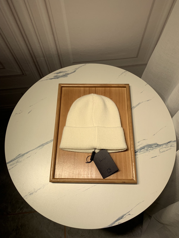 Pra*a hat