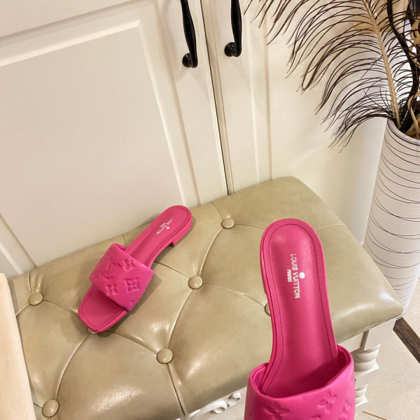 l0*is V*t0n slippers