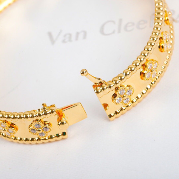 V*N CL*F & arpels  perlée bracelet