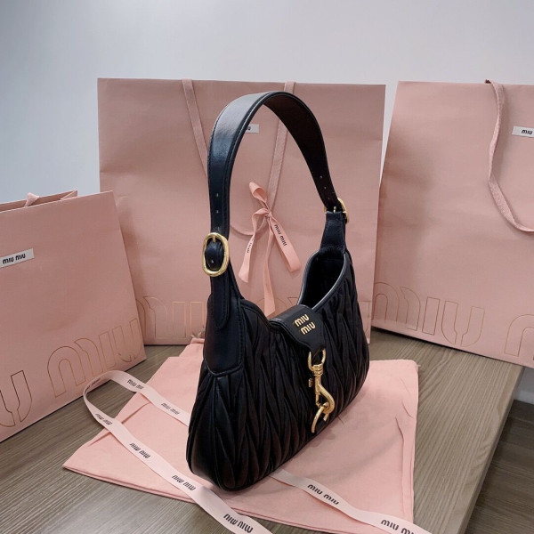 M*um*u matelassé nappa leather hobo bag