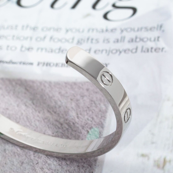 Ca*t*er bracelet