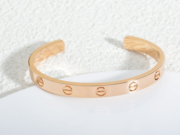 Ca*t*er bracelet