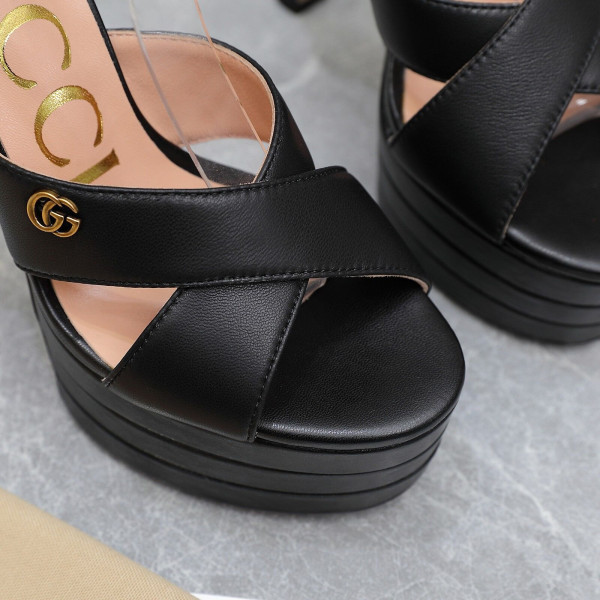 G*u*i women