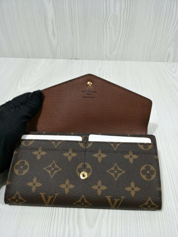 l0*is V*t0n sarah wallet