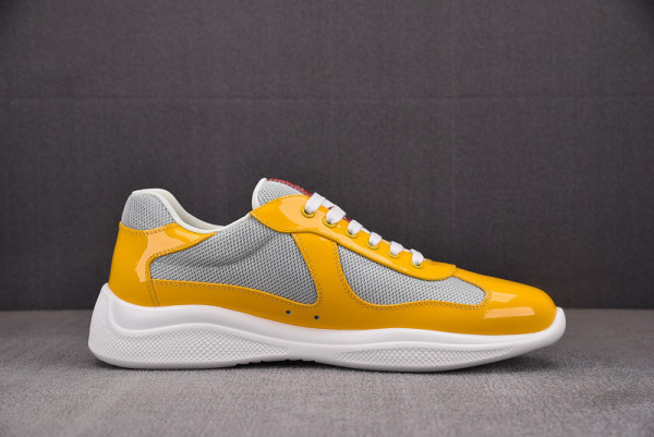 Pra*a sneaker