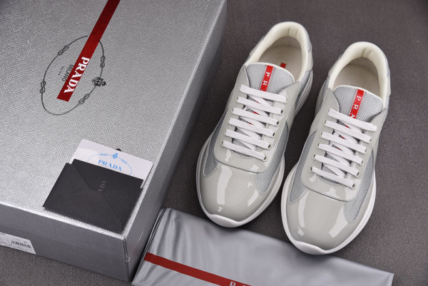 Pra*a sneaker