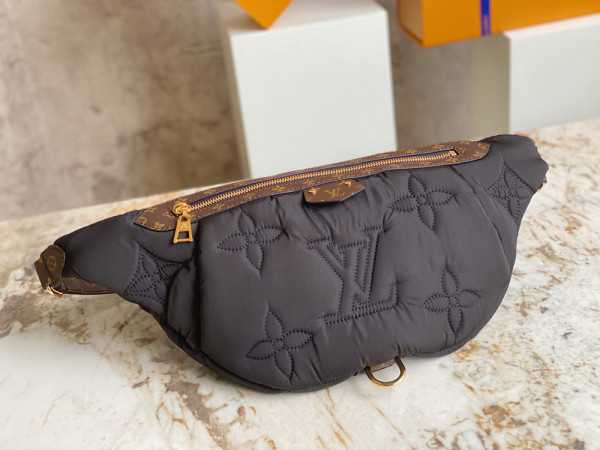 l0*is V*t0n maxi bumbag