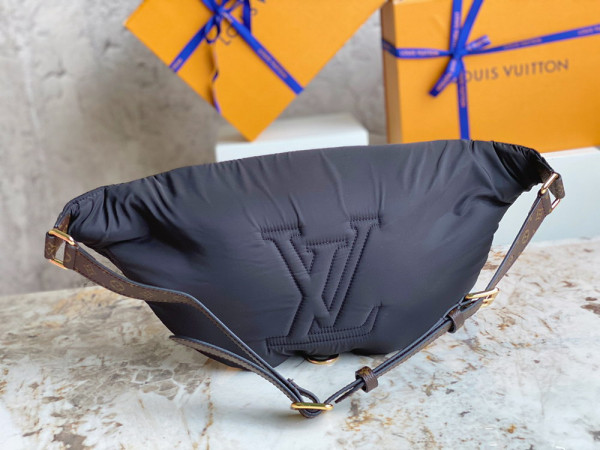 l0*is V*t0n maxi bumbag