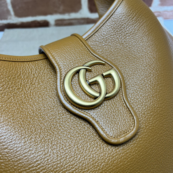 G*u*i aphrodite medium shoulder bag