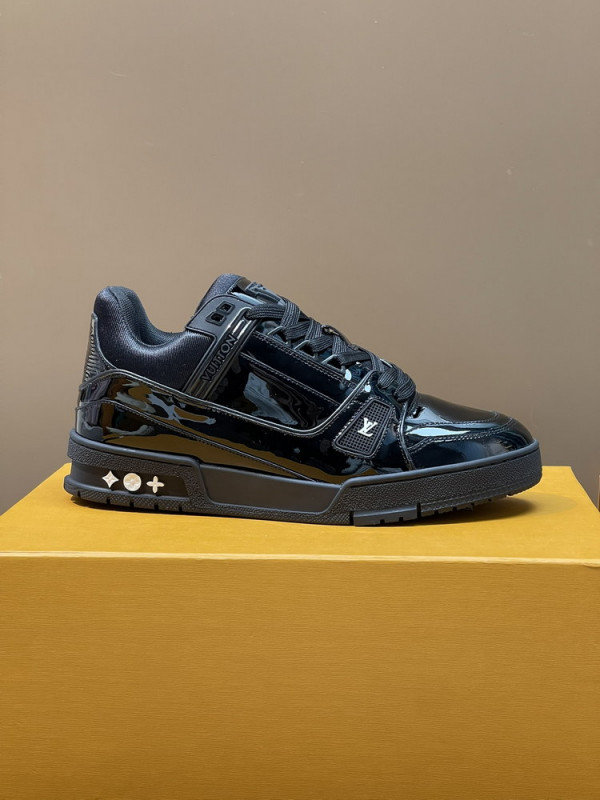 l0*is V*t0n trainer sneaker
