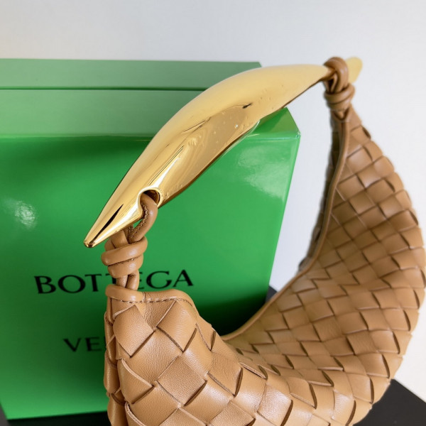 bo*te*ga Ve*ne*ta  classic sardine top handle bag