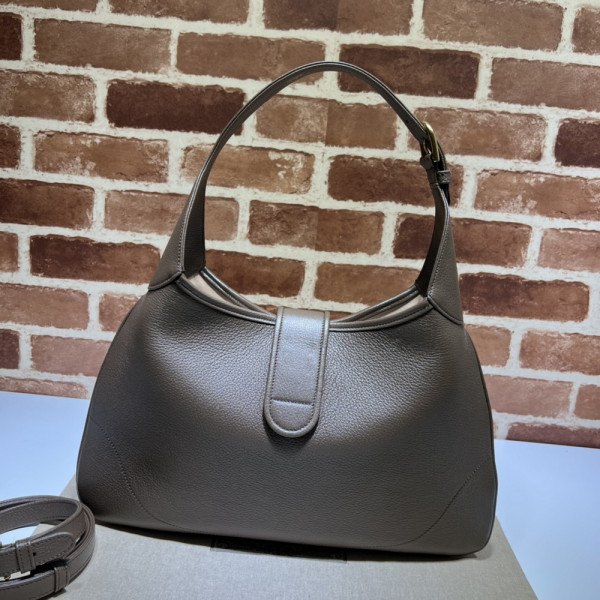G*u*i aphrodite medium shoulder bag