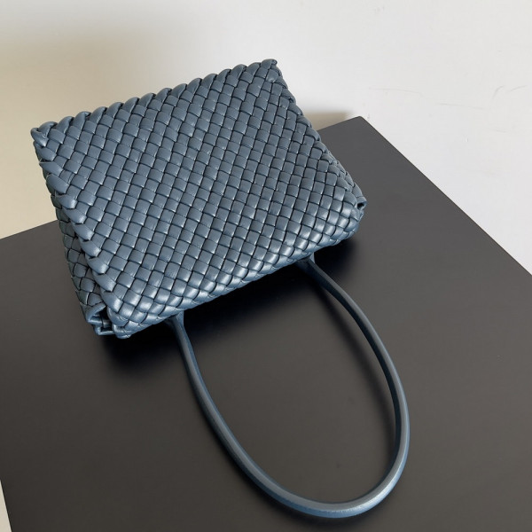 bo*te*ga Ve*ne*ta patti top handle bag