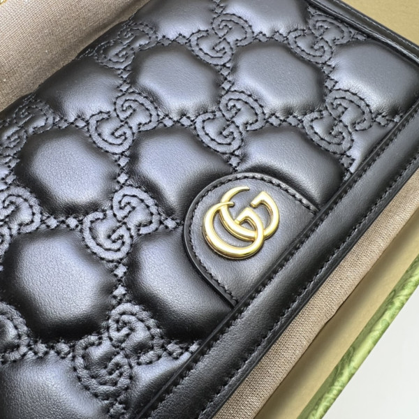 G*u*i gg matelassÉ chain wallet