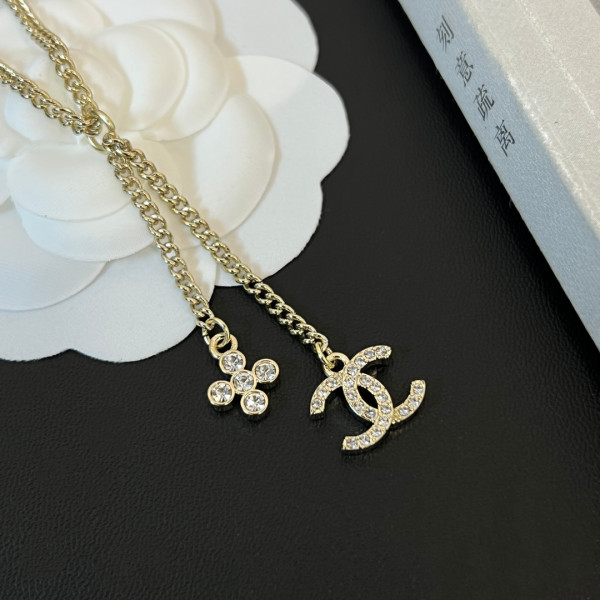 CL NECKLACE