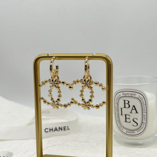 CL EARRINGS
