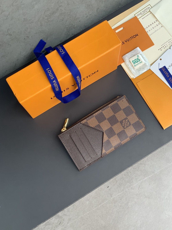 l0*is V*t0n coin card holder