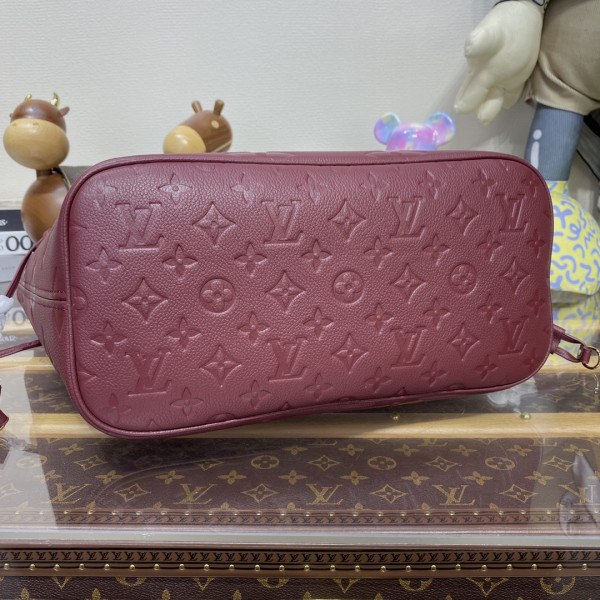 l0*is V*t0n neverfull mm