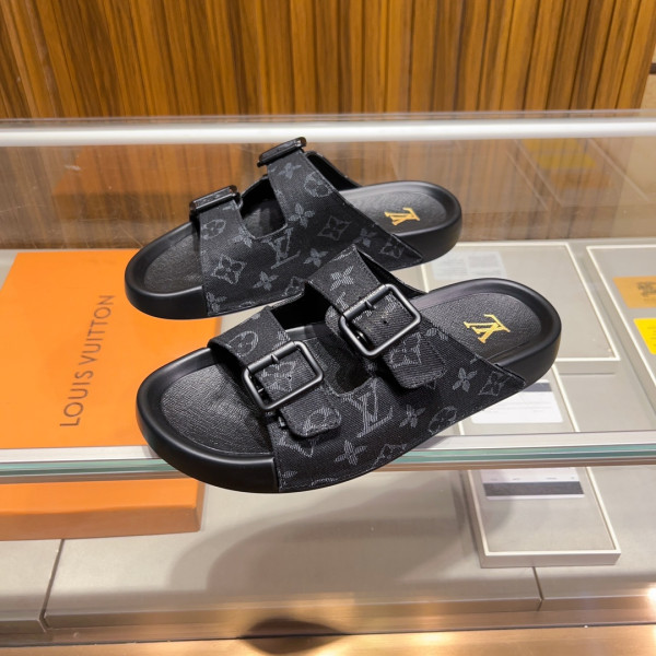 l0*is V*t0n slippers