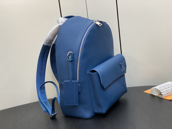 l0*is V*t0n takeoff backpack