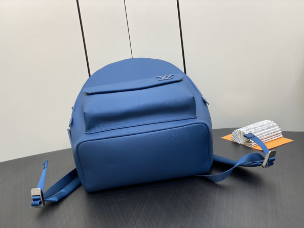 l0*is V*t0n takeoff backpack