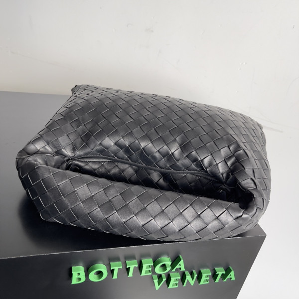 bo*te*ga Ve*ne*ta small hop
