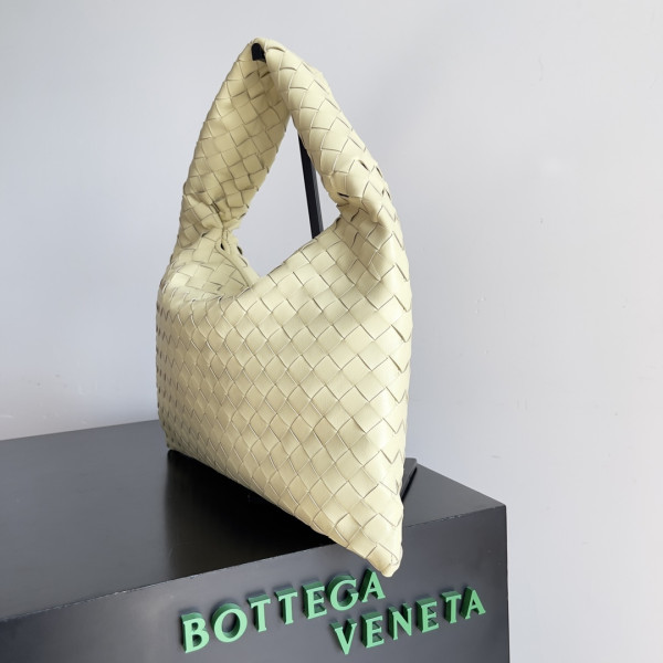 bo*te*ga Ve*ne*ta small hop