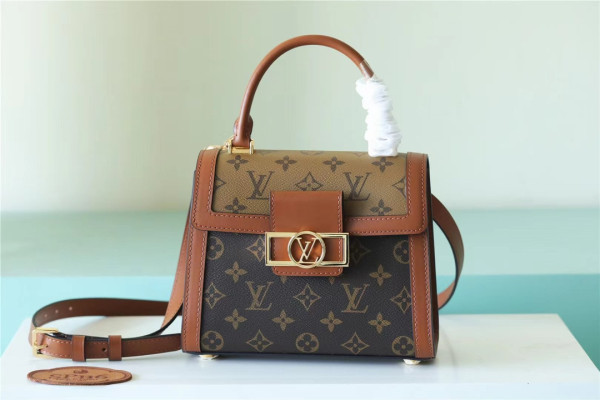 l0*is V*t0n dauphine capitale