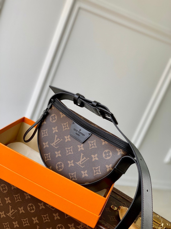 l0*is V*t0n moon crossbody