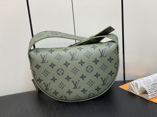 l0*is V*t0n moon crossbody