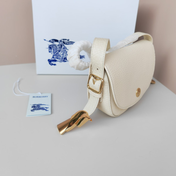 B**rry chess satchel