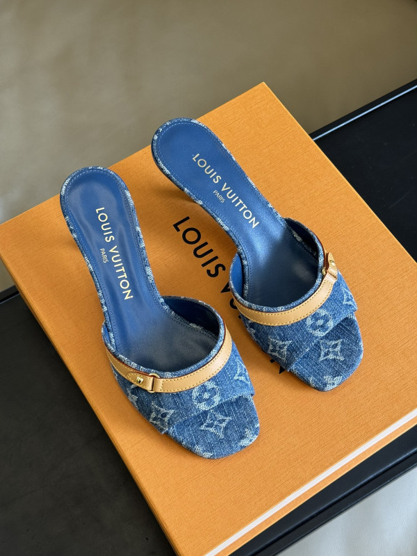 l0*is V*t0n heels sandals