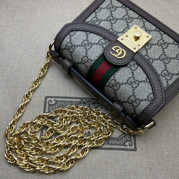 G*u*i gg matelassÉ small top handle bag