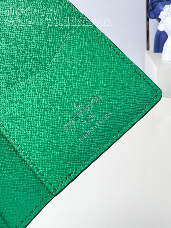 l0*is V*t0n pocket organizer-7.5*11.1*1 cm