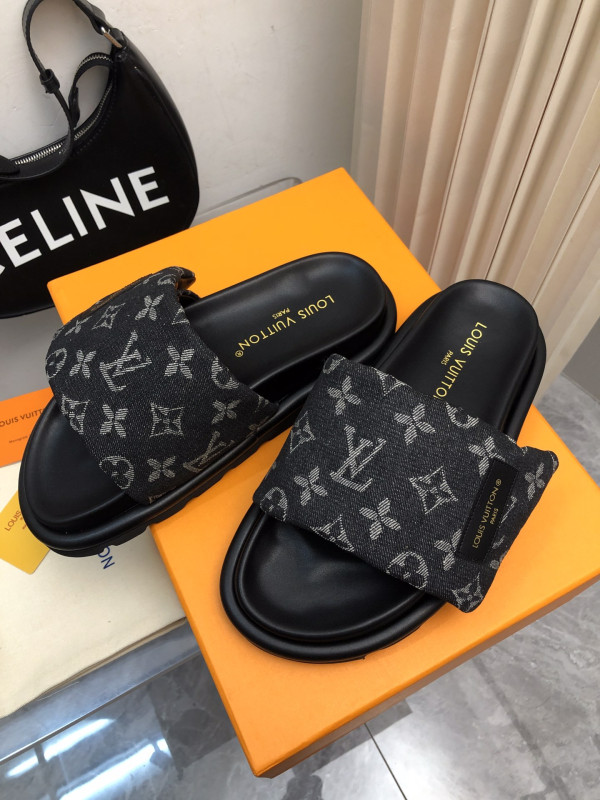 l0*is V*t0n pool pillow comfort mule