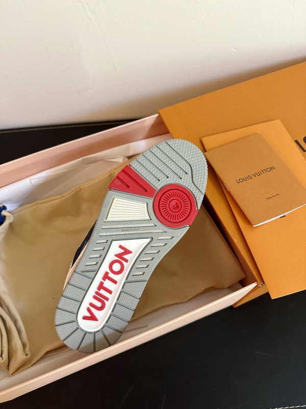 l0*is V*t0n sneakers