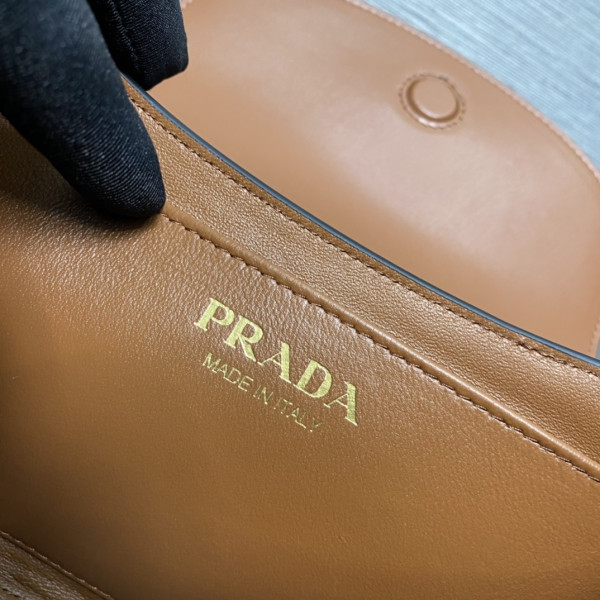 Pra*a crossbody bag -24*15*5cm